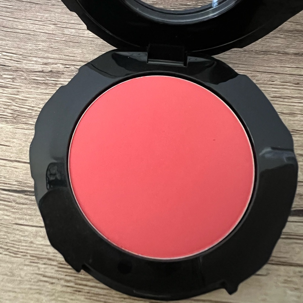 KVD blush in the color poppy - Picture 5 of 7